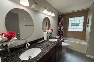 17501 Winston Dr, Country Club Hills, IL 60478 - Photo 9
