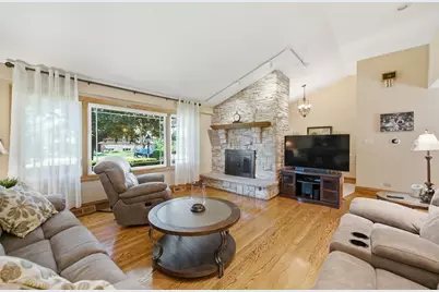 20W545 Moreland Avenue, Addison, IL 60101 - Photo 5