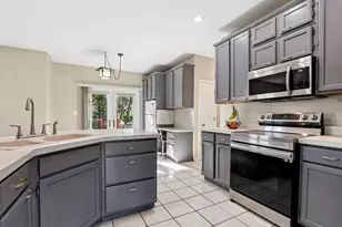 1004 Hamlet Rd, Naperville, IL 60564 - Photo 7