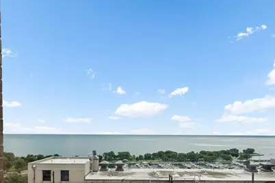 525 W Hawthorne Place #2407, Chicago, IL 60657 - Photo 25