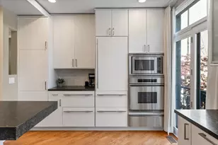 2740 N Janssen Ave, Chicago, IL 60614 - Photo 11