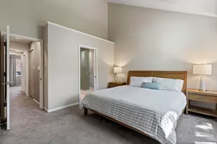 2740 N Janssen Ave, Chicago, IL 60614 - Photo 15