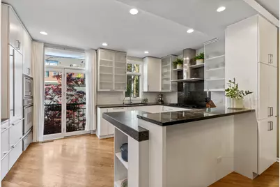2740 N Janssen Avenue, Chicago, IL 60614 - Photo 9