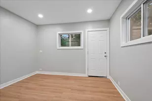 7087 N McAlpin Ave, Chicago, IL 60646 - Photo 13