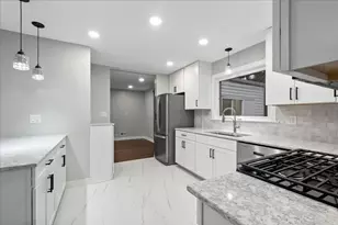 7087 N McAlpin Ave, Chicago, IL 60646 - Photo 11