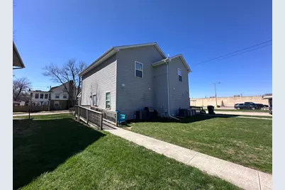 1012 W 4th Street, Sterling, IL 61081 - Photo 3
