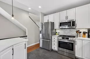 1041 N Leavitt St, Chicago, IL 60622 - Photo 9