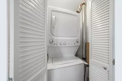 2501 W Bryn Mawr Avenue #308, Chicago, IL 60659 - Photo 11
