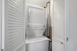 2501 W Bryn Mawr Ave, Chicago, IL 60659 - Photo 11