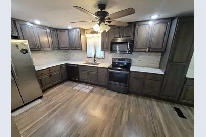 2705 S Broadway Avenue, Salem, IL 62881 - Photo 11