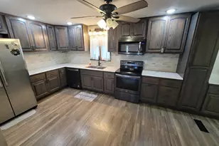 2705 S Broadway Ave, Salem, IL 62881 - Photo 11