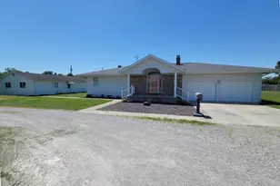 2705 S Broadway Ave, Salem, IL 62881 - Photo 47