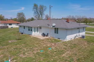 2705 S Broadway Ave, Salem, IL 62881 - Photo 53