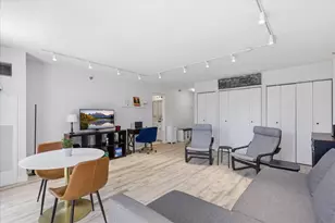 33 W Delaware Pl, Chicago, IL 60610 - Photo 5