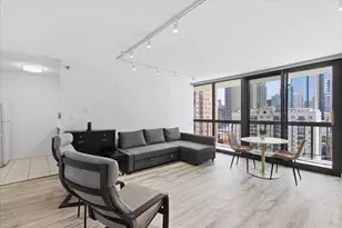 33 W Delaware Pl, Chicago, IL 60610 - Photo 3