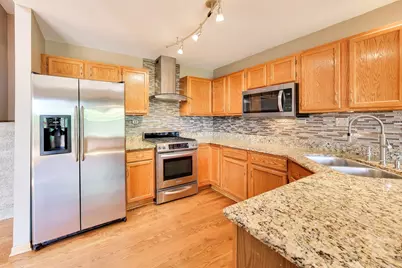 934 Viewpoint Drive, Lake in the Hills, IL 60156 - Photo 9