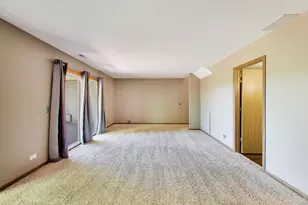 934 Viewpoint Dr, Lake in the Hills, IL 60156 - Photo 21