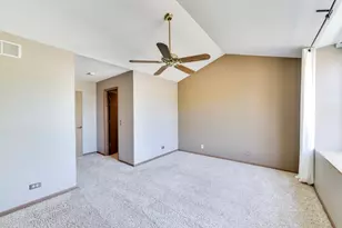 934 Viewpoint Dr, Lake in the Hills, IL 60156 - Photo 13