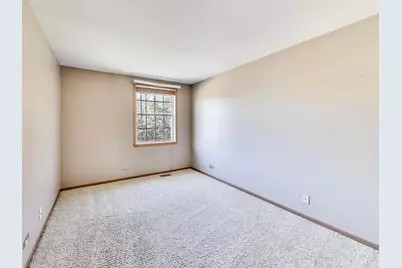 934 Viewpoint Drive, Lake in the Hills, IL 60156 - Photo 17