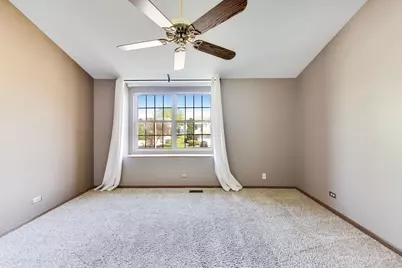 934 Viewpoint Drive, Lake in the Hills, IL 60156 - Photo 15
