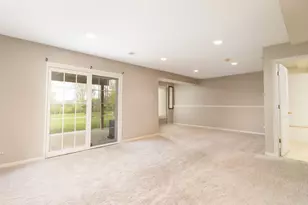 1340 Prairie View Pkwy, Cary, IL 60013 - Photo 15