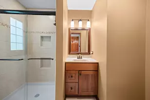 8770 Butterfield Ln, Orland Park, IL 60462 - Photo 19