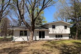 28W555 Leverenz Rd, Naperville, IL 60564 - Photo 3