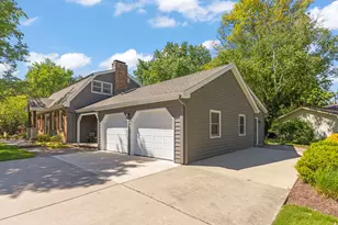 105 Thrush Ln, Naperville, IL 60540 - Photo 5