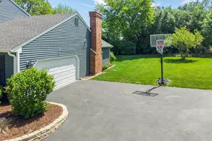 1525 Almond Ct, Downers Grove, IL 60515 - Photo 43