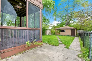 8906 S Mackinaw St, Chicago, IL 60617 - Photo 23