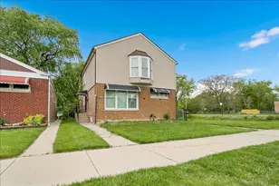 8906 S Mackinaw St, Chicago, IL 60617 - Photo 1