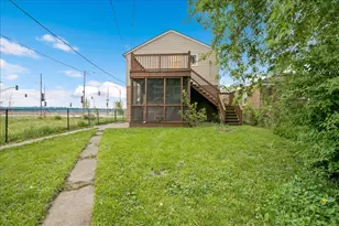 8906 S Mackinaw St, Chicago, IL 60617 - Photo 25