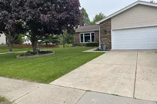 3301 W Bretons Dr, McHenry, IL 60050 - Photo 1