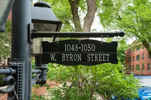 1048 W Byron St, Chicago, IL 60613 - Photo 3
