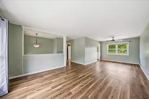 315 S Park Blvd, Streamwood, IL 60107 - Photo 3