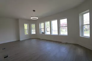 8014 S Yates Blvd, Chicago, IL 60617 - Photo 5