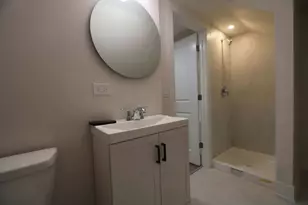 8014 S Yates Blvd, Chicago, IL 60617 - Photo 15