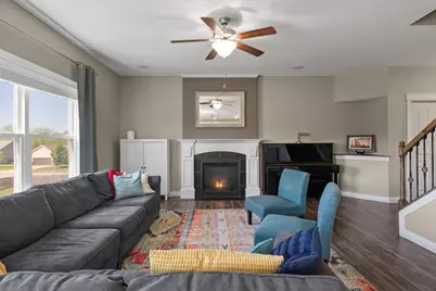 4305 Happiness Lane, Bettendorf, IA 52722 - Photo 7