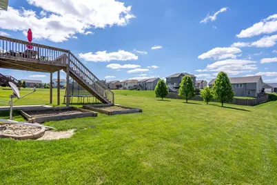 4305 Happiness Lane, Bettendorf, IA 52722 - Photo 41