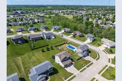 4305 Happiness Lane, Bettendorf, IA 52722 - Photo 51