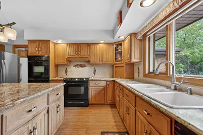 34 Carlisle Road, Hawthorn Woods, IL 60047 - Photo 9