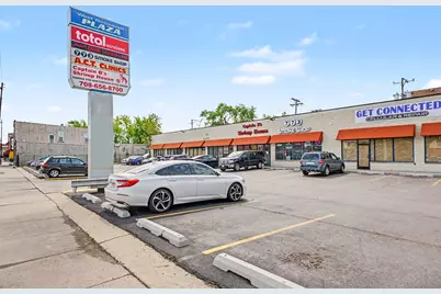 5633-5647 W Roosevelt Road, Cicero, IL 60804 - Photo 1