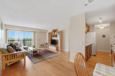 1800 Huntington Boulevard #AE607, Hoffman Estates, IL 60169 - Photo 7