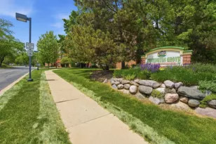 1800 Huntington Blvd, Hoffman Estates, IL 60169 - Photo 31