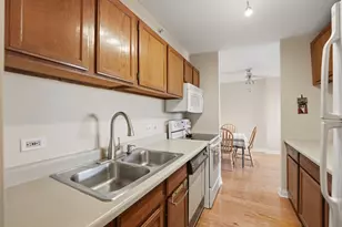 1800 Huntington Blvd, Hoffman Estates, IL 60169 - Photo 13
