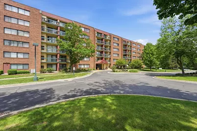 1800 Huntington Boulevard #AE607, Hoffman Estates, IL 60169 - Photo 1
