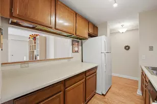 1800 Huntington Blvd, Hoffman Estates, IL 60169 - Photo 11