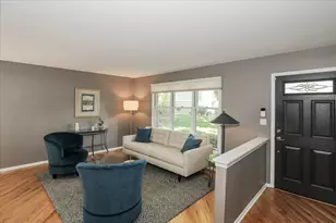 818 Indigo Ct, Lake Zurich, IL 60047 - Photo 3