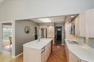 818 Indigo Ct, Lake Zurich, IL 60047 - Photo 7