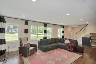 829 E Porter Ave, Naperville, IL 60540 - Photo 3
